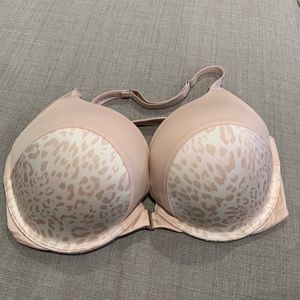 NWOT VICTORIA SECRET BOMBSHELL BRA